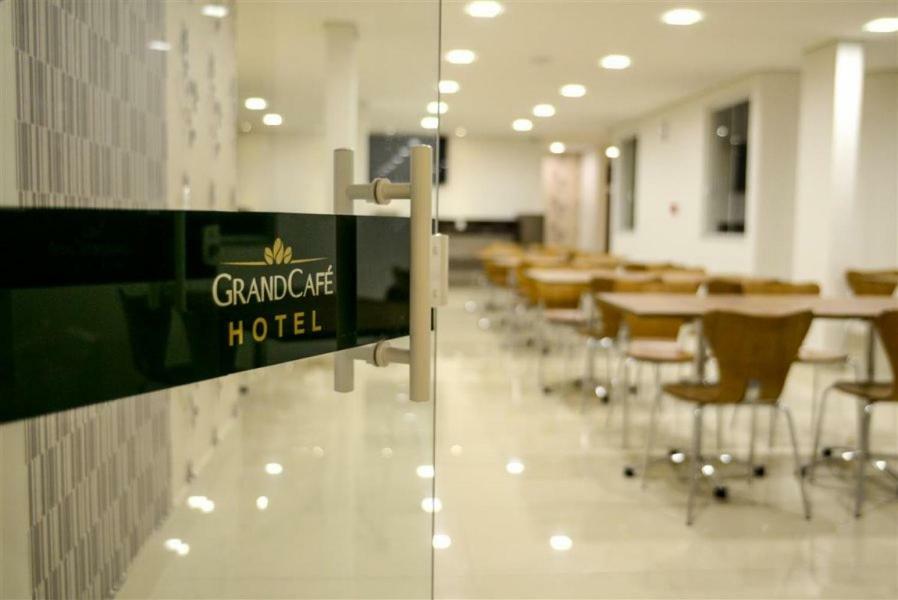Grand Café Hotel Manhuacu Buitenkant foto