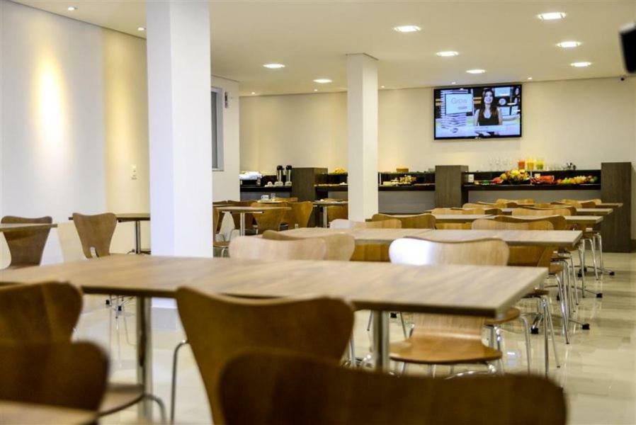 Grand Café Hotel Manhuacu Buitenkant foto